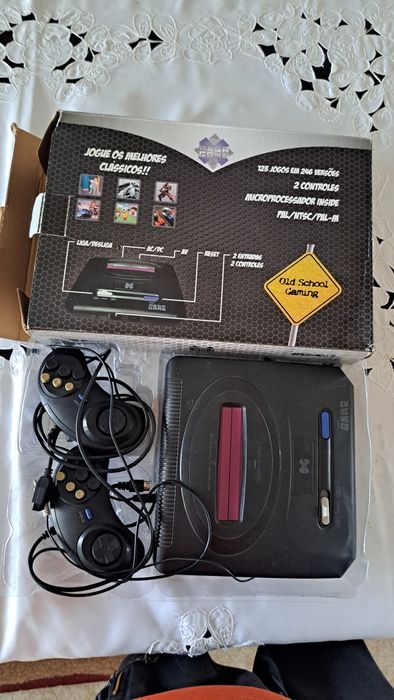 Игровая приставка Mega Game 16-bit — отличное состояние!