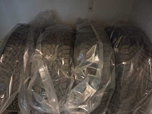 Set 4 roti cu cauciucuri iarna