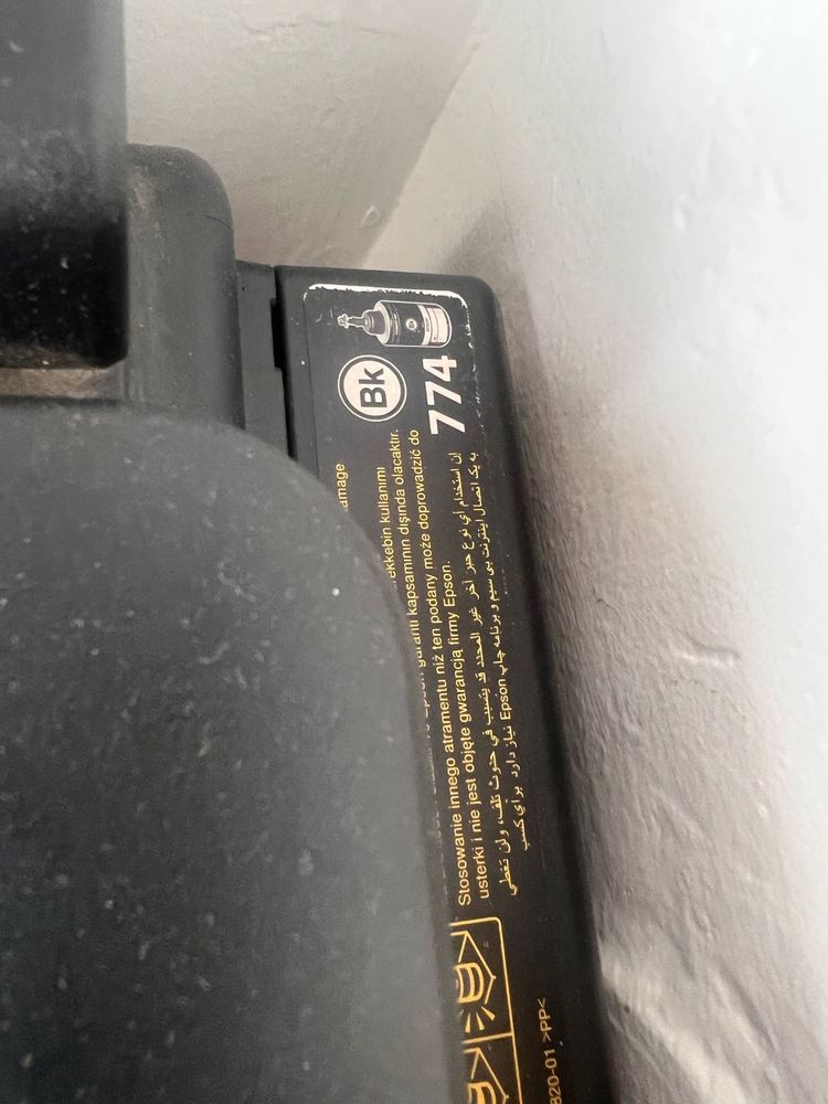 Vand imprimanta Epson M100 cu cerneala  calitate buna si ft economica
