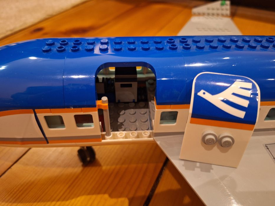 Конструктор LEGO City Airport: пътнически терминал (60104)