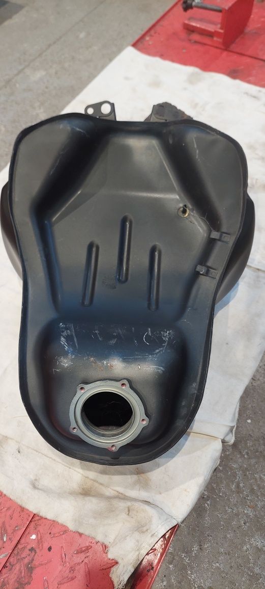 Z1000 2020 резервоар