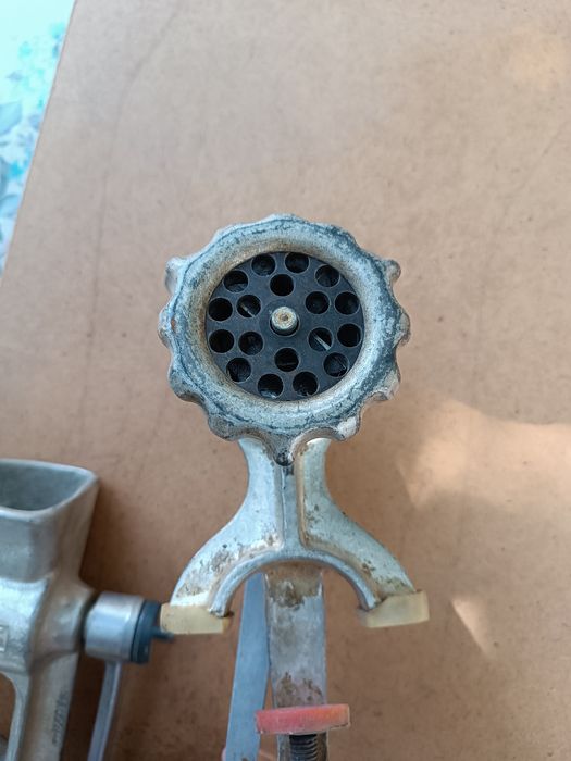 Мясорубка ручная