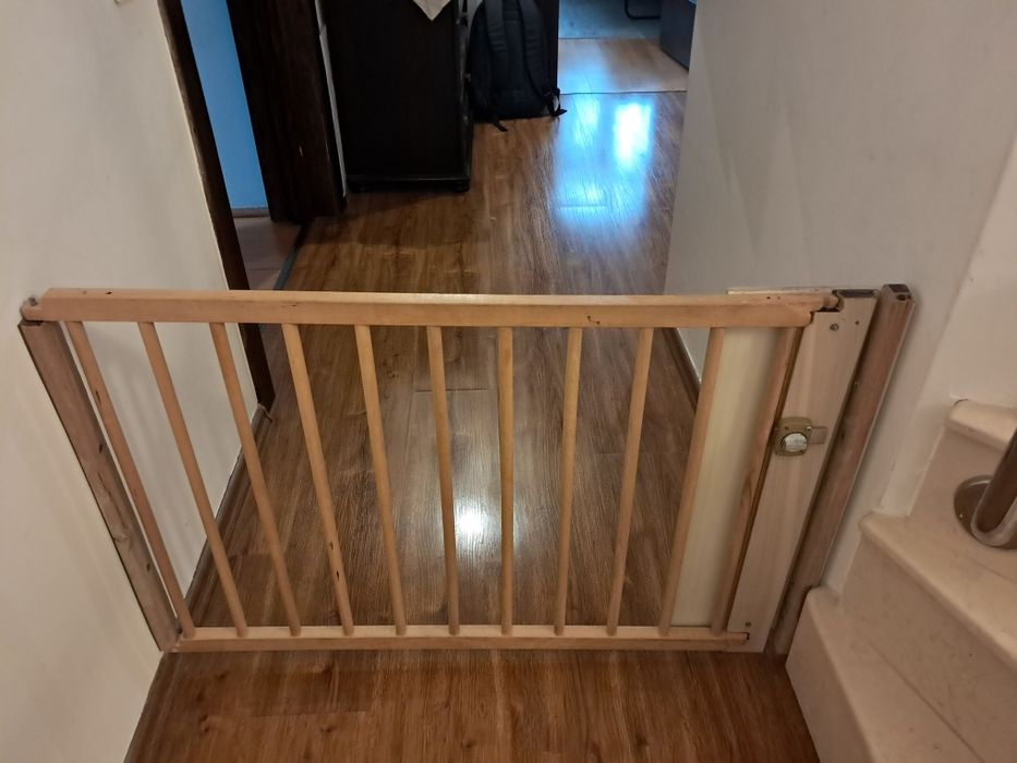 Portiță blocat accesul copiilor scară