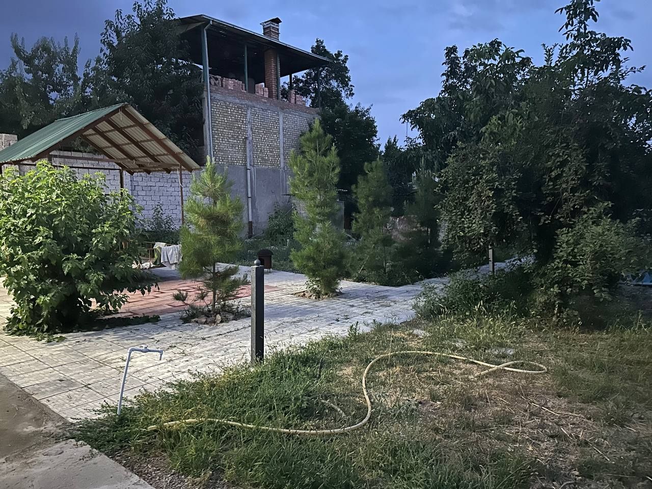 Srochna uy sotiladi