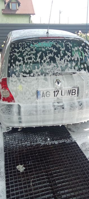 De vînzare mașina de navetă sau pentru începători