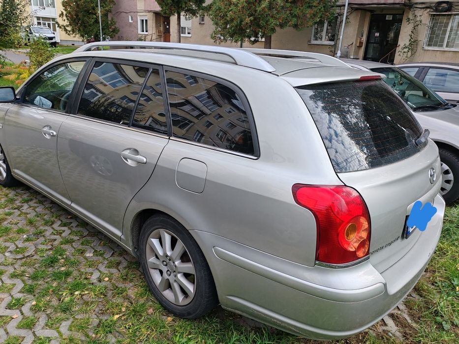 Toyota avensis 2003 -1,8 Benzina