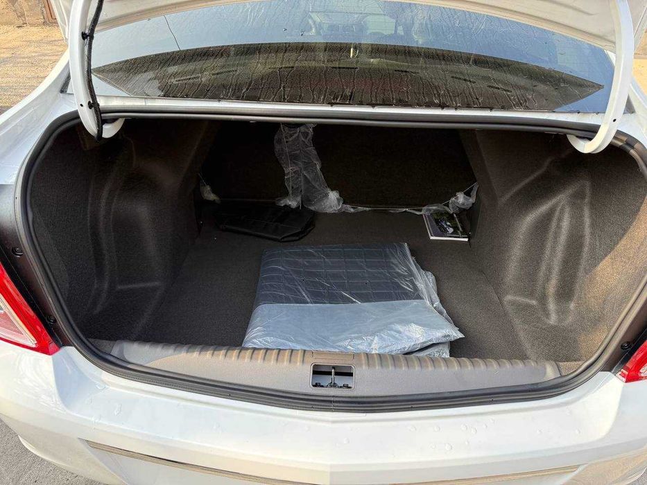 Oq yangi COBALT MCM-2026