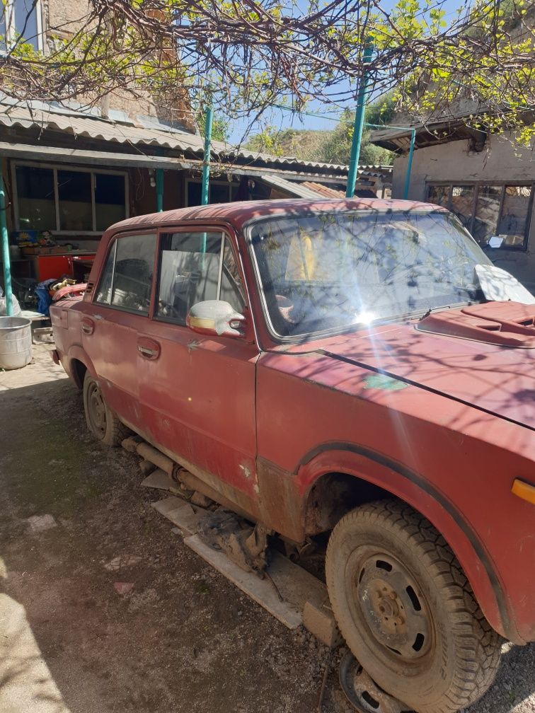 Продам жигули на запчасти