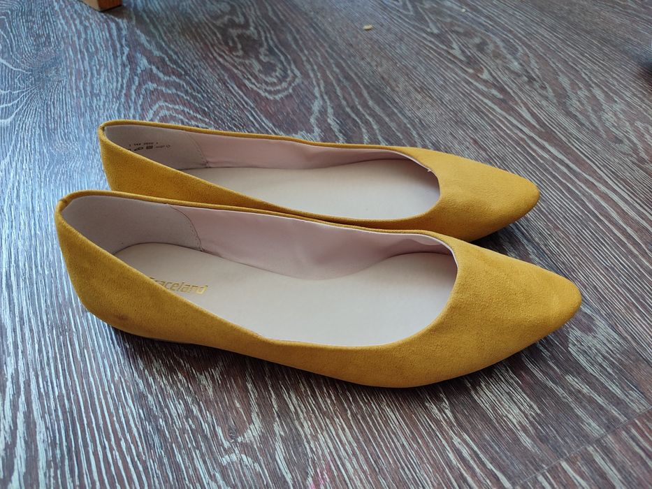 Продам туфли(балетки). Обувь