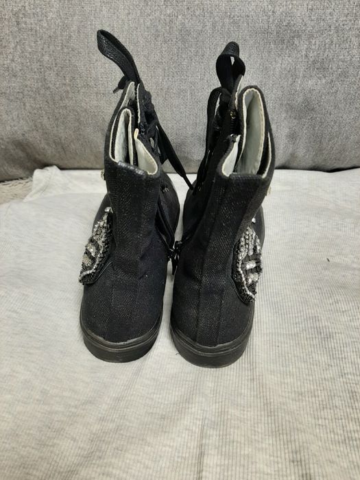 Vând bascheți dame,mărimea 39