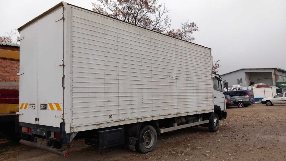 Mercedes-Benz 814 На части