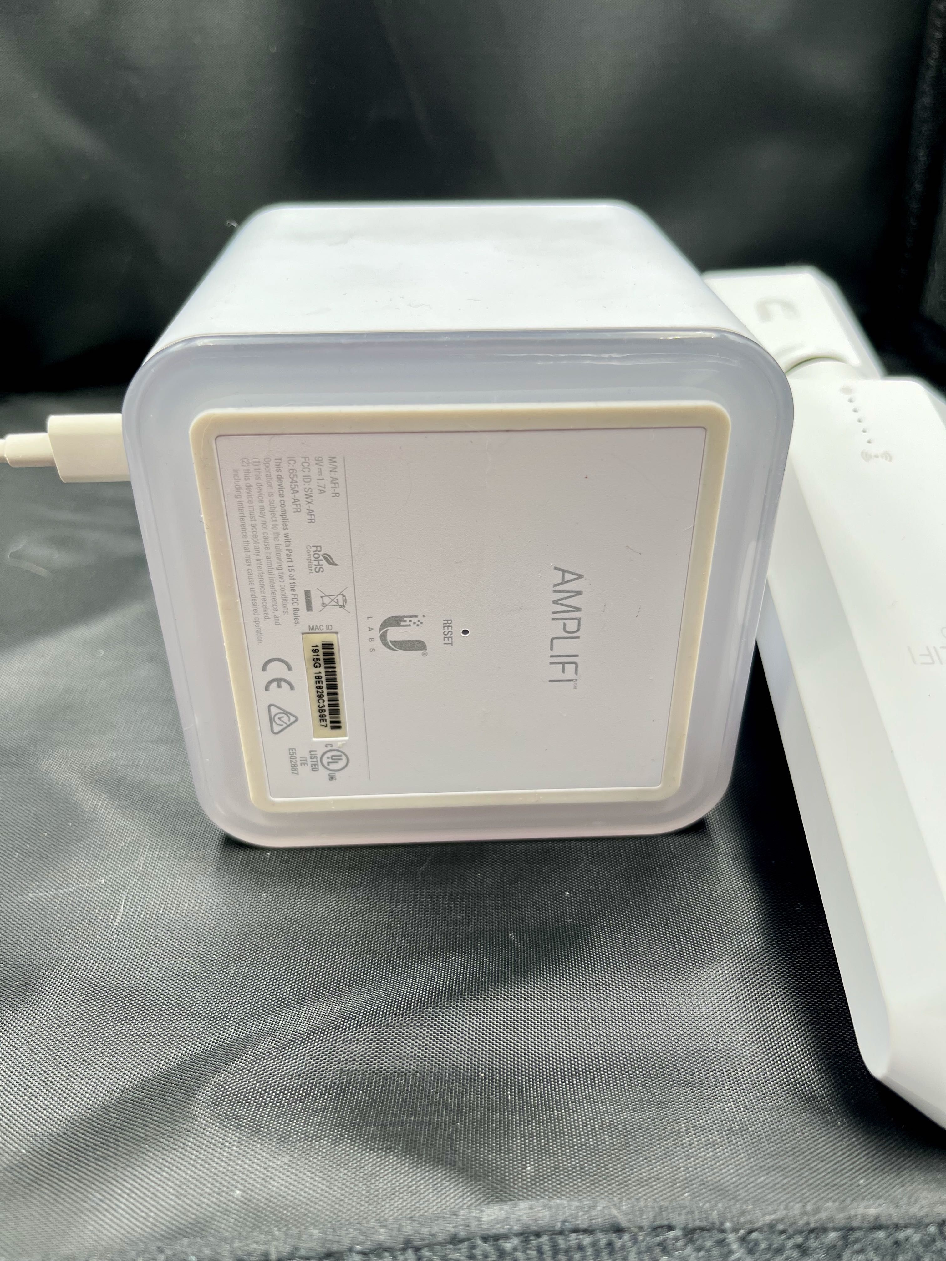 AmpliFi HD Mesh Router HD и разширител на обхват за големи сгради
