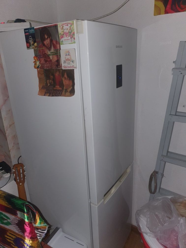 Продаётся холодильник Samsung
