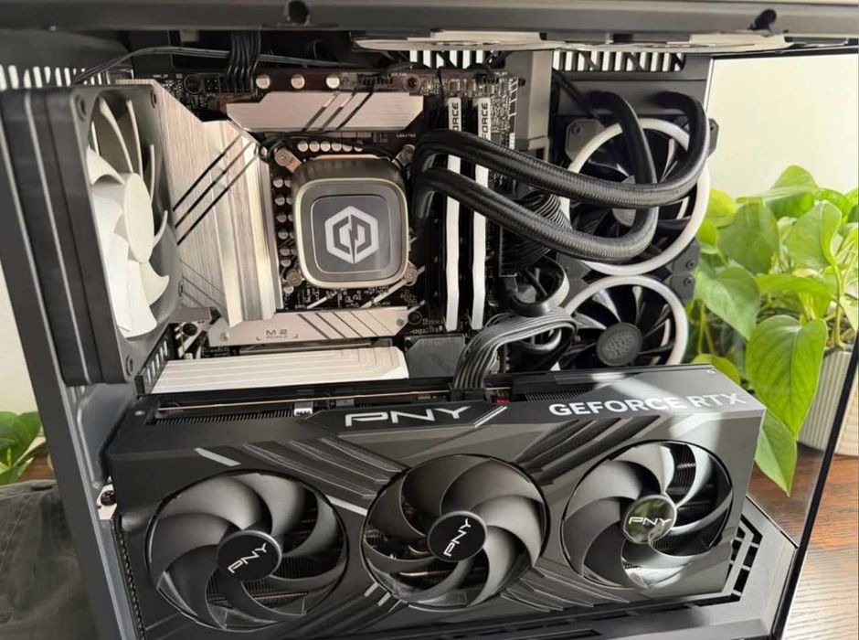 Cyberpower Gaming PC  i9-13900K + RTX 4090 32GB DDR5-6000