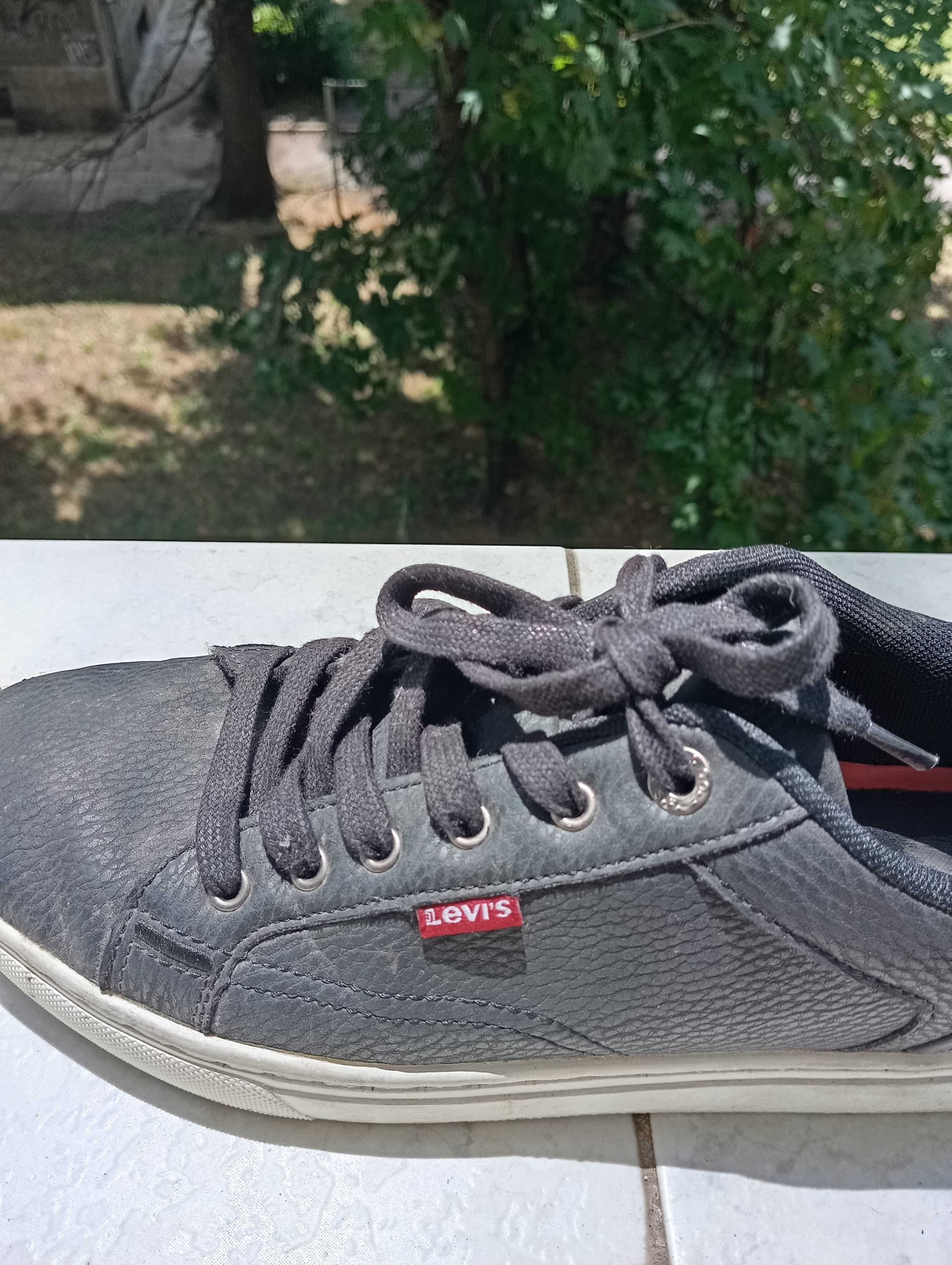 Мъжки обувки levis