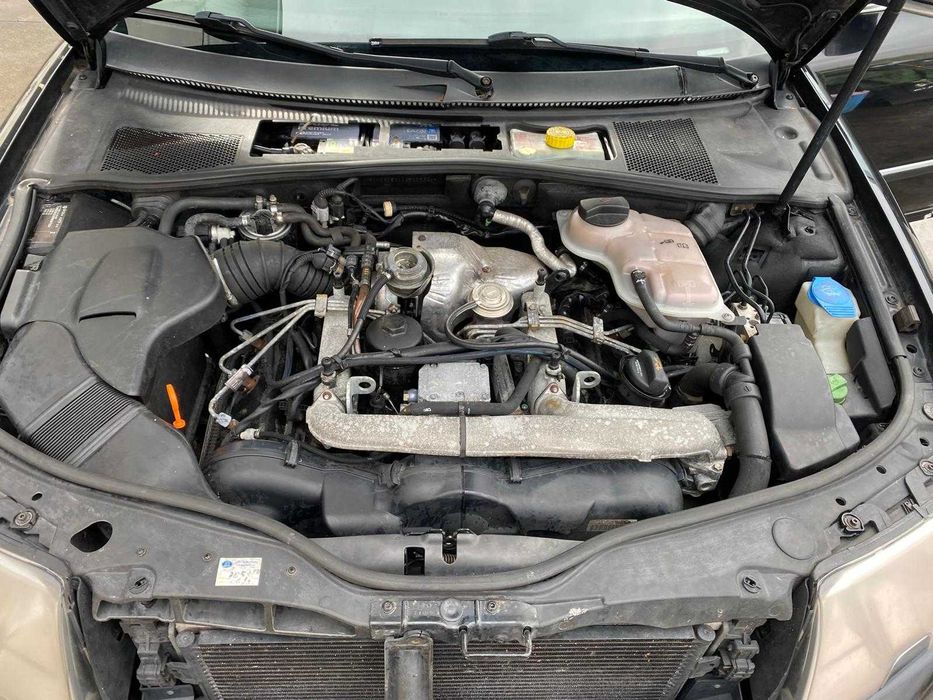 dezmembrez skoda superb 1 2.5 tdi automata cod motor BDG/grila superb