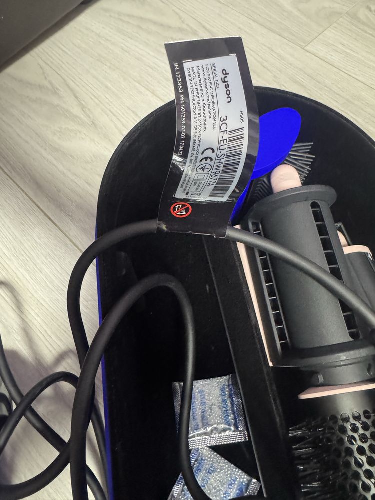 Dyson Airwrap complete long Blue Blush edition лимитирана серия