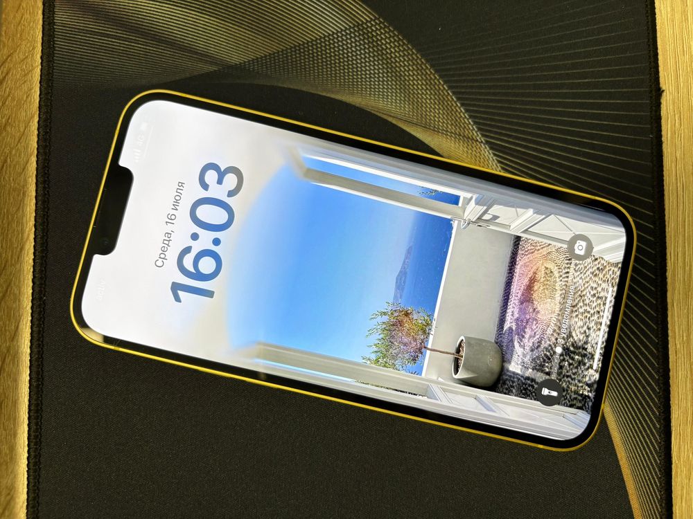 iPhone 14 plus в отличном состоянии