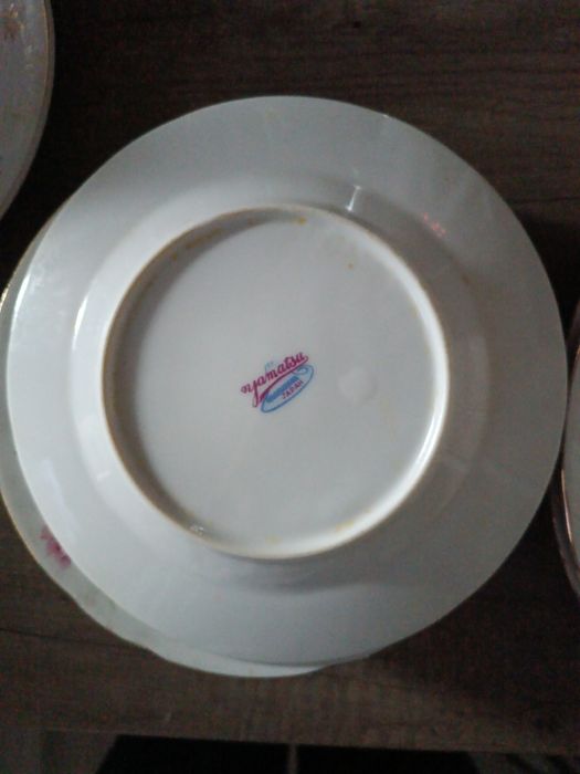 Продам столовую посуду