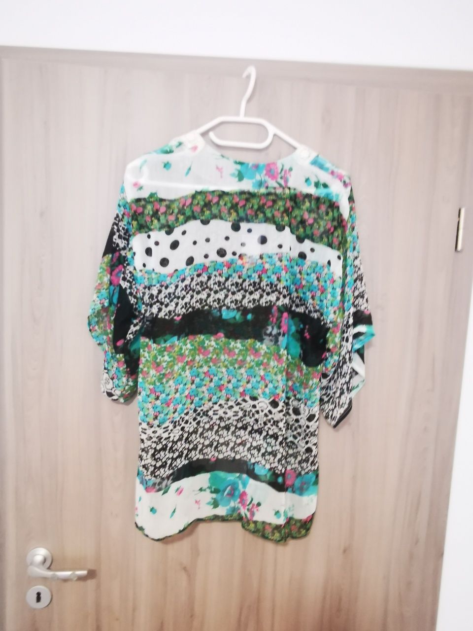Bluza  nouă cu etichetă, mărimea 40