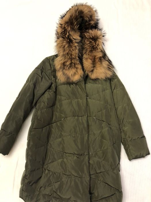 Haina dama,noua,khaki,puf,cu guler din blana coiot,marime M,deosebita