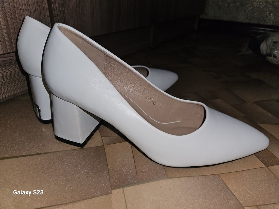 Продам новые туфли