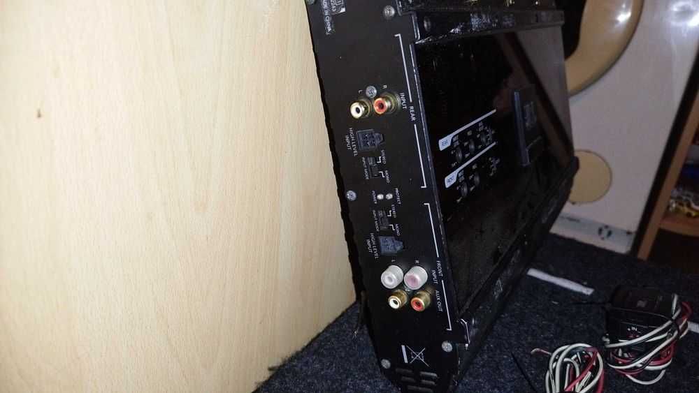 Компактна музика за кола