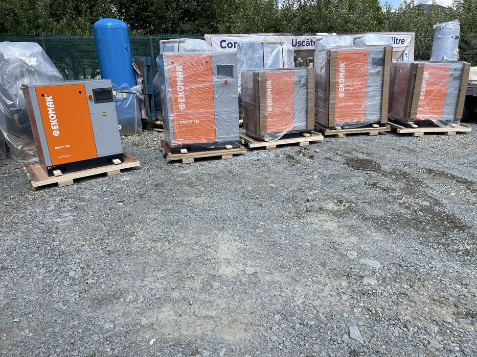 Compresor aer cu surub 22kw/30hp EKOMAK inverter / Magneti Permanenti