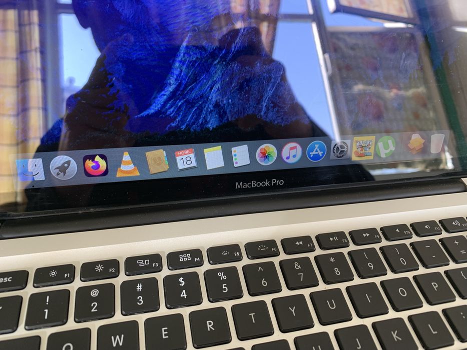 Продаю macbook pro core i7