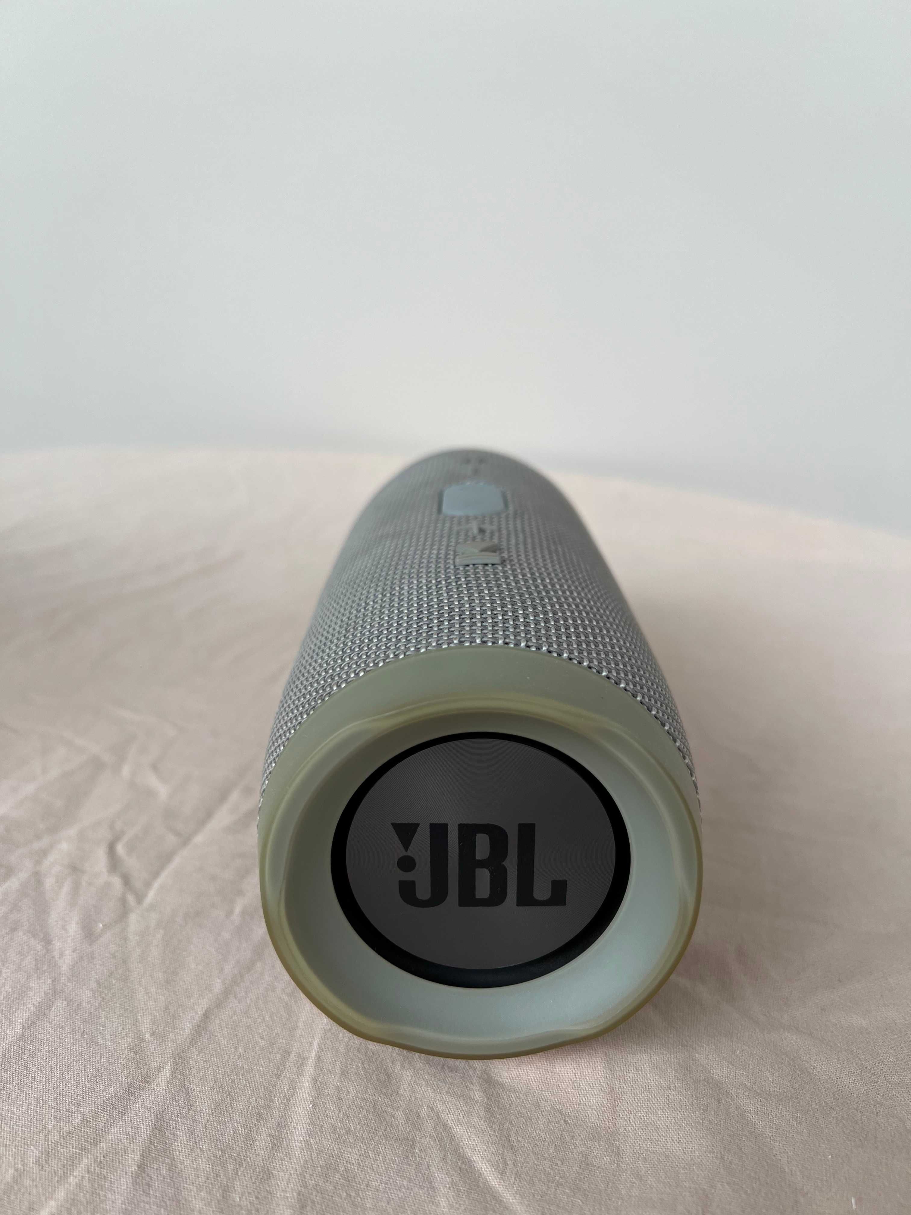 Продавам преносима тонколона JBL Charge 3, 6000 mAh, Сива