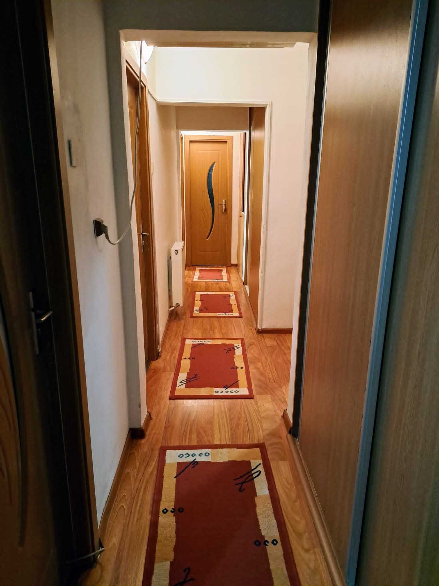 Vand apartament 4 camere