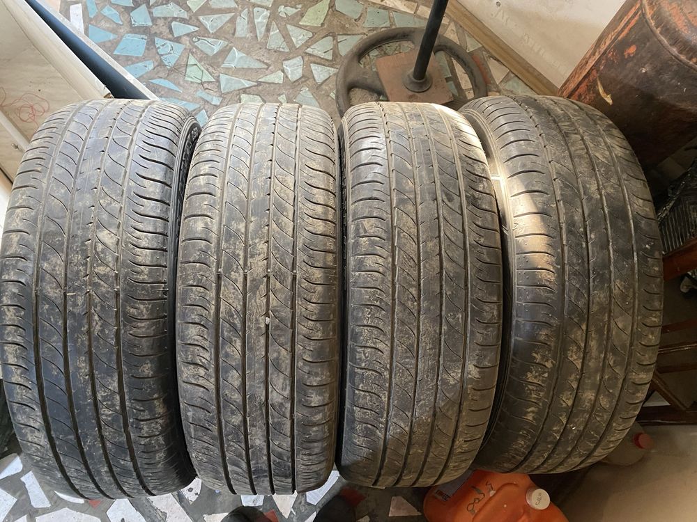 Шины 235 55 R20.