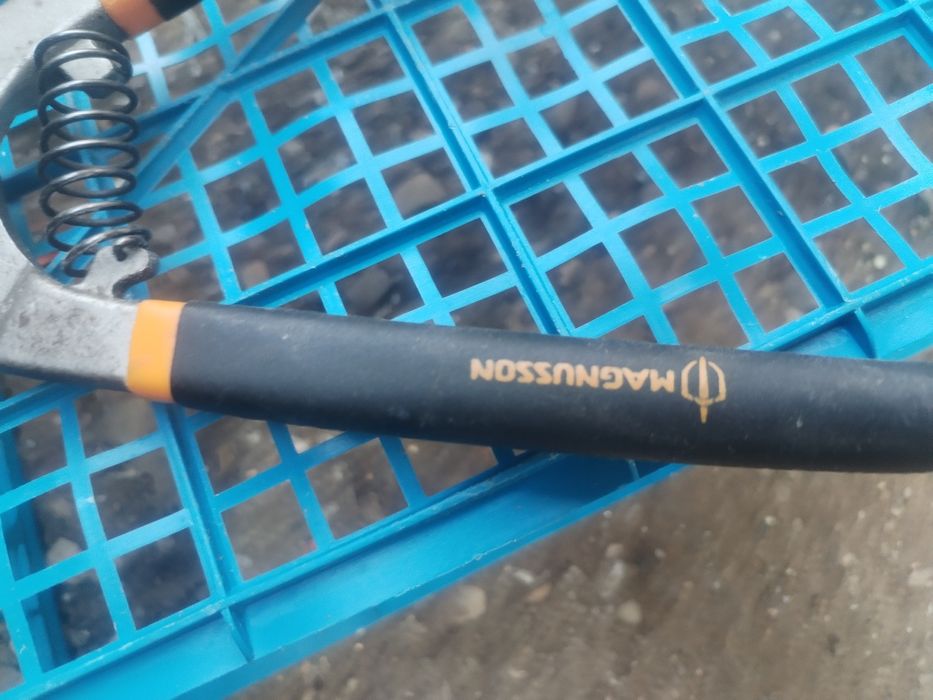 Foarfeca de ardezie cu perforator