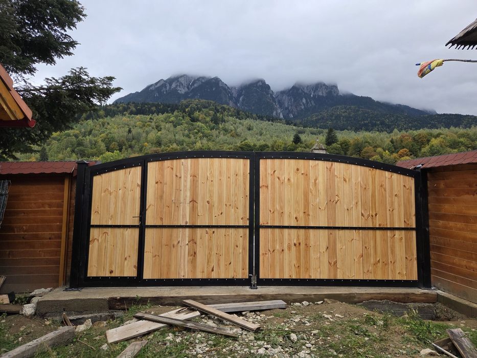 Poarta Imperiala culisanta sau batanta