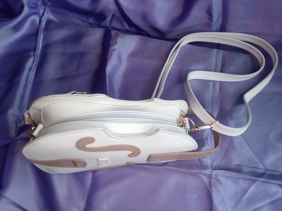 Дамска кожена чанта Китара