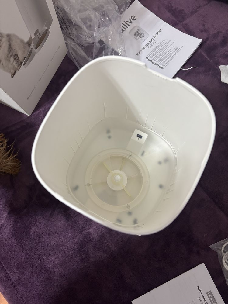 Hranitor dublu automatic pentru animale