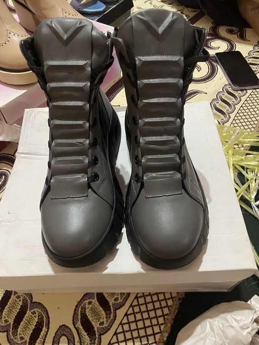 Аяк киымдер Сатылады