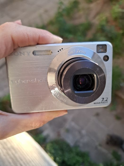 Компактен дигитален фотоапарат SONY Cybershot W110