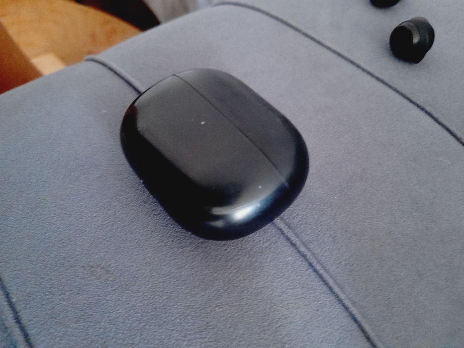 Продам наушники редми