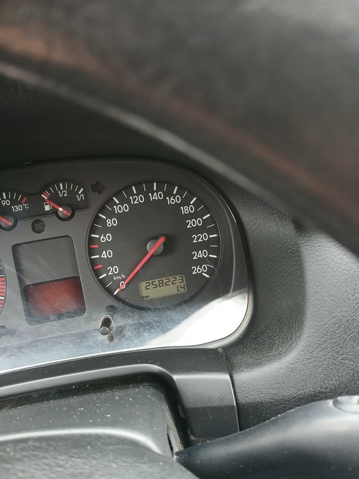 Продава се Голф 4 2.0 115 бензин