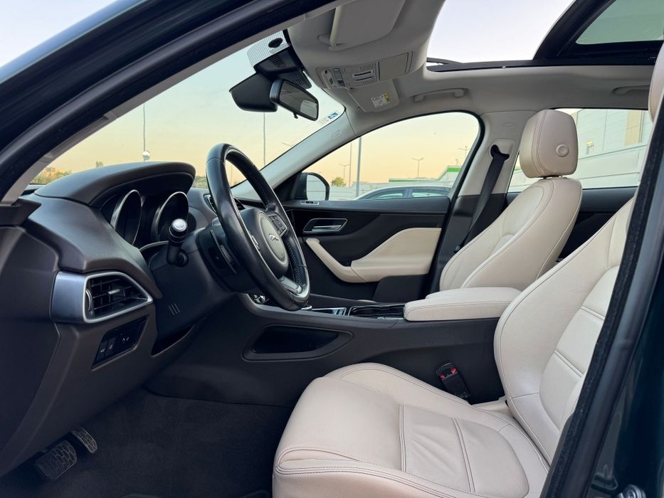 Jaguar F-Pace 20d AWD plafon panoramic Prestige