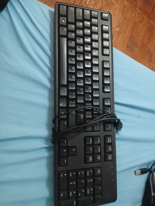 Se vinde tastatura Dell impecabila in stare bună