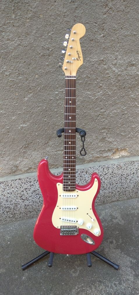 Кубе китара Gibson Fender Кремона Rosa Morena Roland Ovation Stagemast