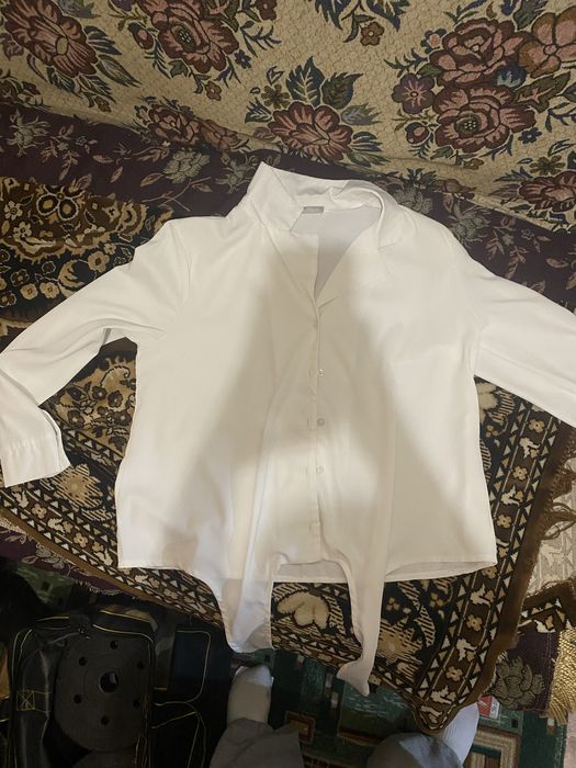 Блузка б/у в хорошем состоянии,носила 1-2 раза. Размер 54