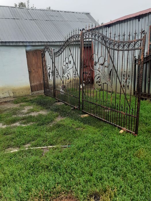 Porți și panouri gard din tabla decupară  și fer  forjat