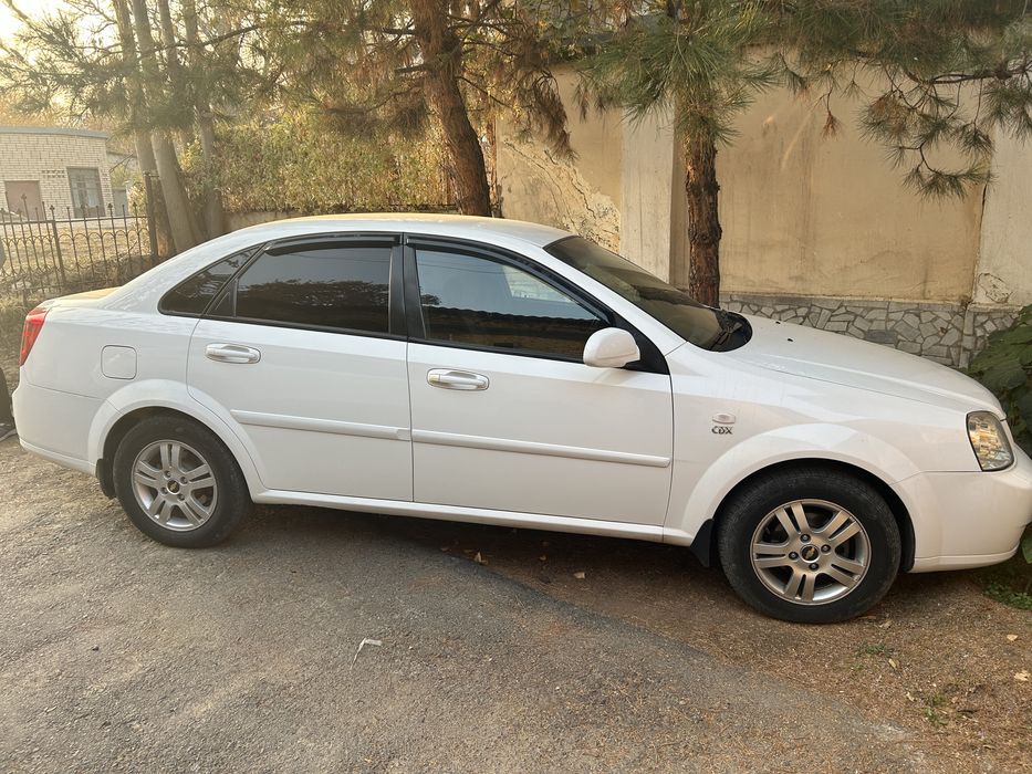 Продается chevrolet Lacetti 1.8