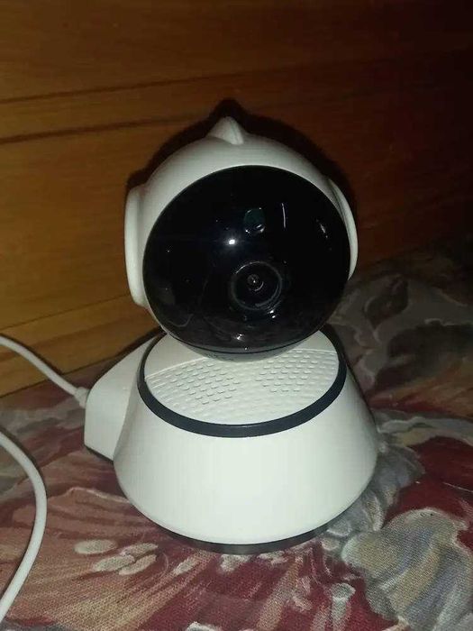 Камера видеонаблюдения wi fi 
с датчиком движения ip камера