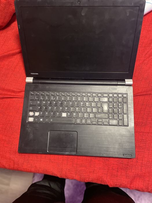 Vand leptop uri 500 lei negociabil,