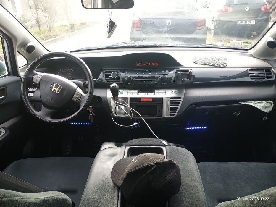 De vânzarea Honda fr-v