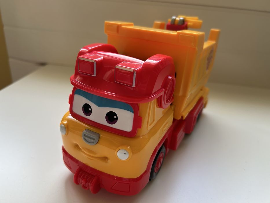 Базата на самолета Джет SuperWings